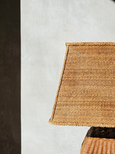 Load image into Gallery viewer, Lampada da tavolo "Pagoda" in ceramica e rafia naturale