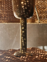 Load image into Gallery viewer, Lampada da tavolo "Pagoda" in ceramica e rafia naturale