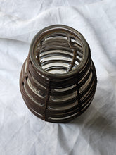 Load image into Gallery viewer, Vasi in vetro soffiato ingabbiato nel ferro battuto ruggine (acquistabili singolarmente)