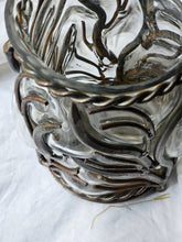 Load image into Gallery viewer, Vasi in vetro soffiato ingabbiato nel ferro battuto ruggine (acquistabili singolarmente)