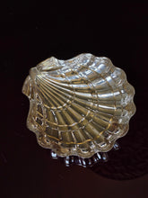 Load image into Gallery viewer, Ciotola svuotatasche conchiglia placcata argento Porciani