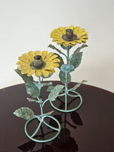 Load image into Gallery viewer, Coppia di porta candele francesi in lamina di ferro