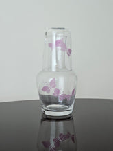 Load image into Gallery viewer, Bottiglia da notte con bicchiere sabbiata a mano anni '90