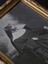 Load image into Gallery viewer, Stampa Suor Tigrotta con cornice d'epoca - Marvellini