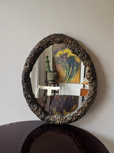 Load image into Gallery viewer, Specchio con cornice in gesso effetto bronzo