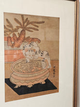 Load image into Gallery viewer, Stampa su seta con cornice "Cat and goldfish bowl" Isoda Koryusai