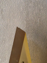 Load image into Gallery viewer, Coppia di sculture in plexiglass con inclusioni metalliche anni '70