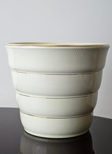 Load image into Gallery viewer, Copri vaso cachepot in ceramica smaltata rigata