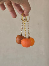 Load image into Gallery viewer, Portachiavi con frutta vintage (arancia)