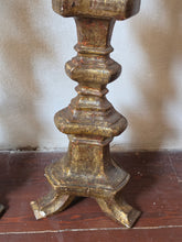 Load image into Gallery viewer, Antichi candelieri/torcieri da chiesa in legno tornito