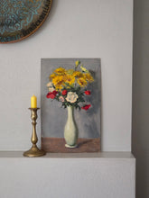 Load image into Gallery viewer, Vaso di fiori giallo e rosso con vaso bianco