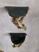 Load image into Gallery viewer, Mensole decorative in ceramica Art Nouveau