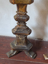 Load image into Gallery viewer, Antichi candelieri/torcieri da chiesa in legno tornito