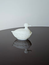 Load image into Gallery viewer, Oggetti decorativi e da tavola in vetro opalino, Francia anni '20