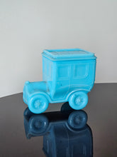 Load image into Gallery viewer, Oggetti decorativi e da tavola in vetro opalino, Francia anni '20