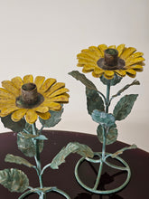 Load image into Gallery viewer, Coppia di porta candele francesi in lamina di ferro