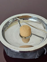 Load image into Gallery viewer, Posacenere in acciaio e pelle anni 70