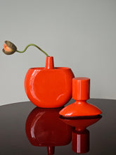 Load image into Gallery viewer, Vaso con coperchio arancione anni '60