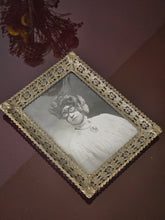 Load image into Gallery viewer, Stampa "Nonna Usa" con cornice d'epoca- Marvellini