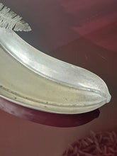 Load image into Gallery viewer, Vassoio centrotavola a forma di banana placcato argento, anni '70