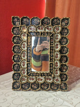 Load image into Gallery viewer, Specchio in legno decorato a mano - sud America anni 70