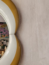 Load image into Gallery viewer, Specchio in ceramica a forma di fiore anni '60