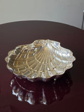 Load image into Gallery viewer, Ciotola svuotatasche conchiglia placcata argento Porciani