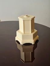 Load image into Gallery viewer, Giostra musicale porta sigarette in bachelite - marchio Secol