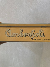 Load image into Gallery viewer, Scatola d'epoca Caramelle Moretta di Ambrosoli (anni '50)