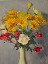 Load image into Gallery viewer, Vaso di fiori giallo e rosso con vaso bianco