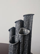 Load image into Gallery viewer, Vaso scultoreo in peltro in stile brutalista
