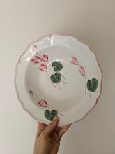 Load image into Gallery viewer, Servizio di piatti Este Ceramiche Rosa dipinto a mank

