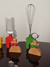 Load image into Gallery viewer, Utensili da cucina Legnomagia
