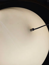 Load image into Gallery viewer, Lampada da tavolo conica in vetro opalino bianco
