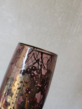 Load image into Gallery viewer, Bicchieri in vetro color prugna e decorazione foglia argento
