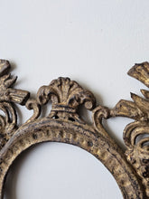 Load image into Gallery viewer, Antica cornice per Cartagloria in rame
