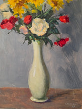 Load image into Gallery viewer, Vaso di fiori giallo e rosso con vaso bianco
