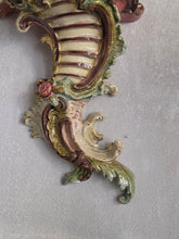 Load image into Gallery viewer, Mensole decorative in ceramica Art Nouveau

