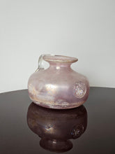 Load image into Gallery viewer, Vaso in vetro soffiato tecnica Scavo
