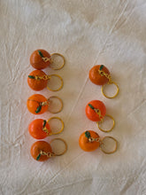 Load image into Gallery viewer, Portachiavi con frutta vintage (arancia)
