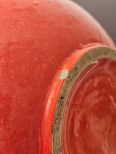Load image into Gallery viewer, Vaso/oggetto decorativo anni '60/'70
