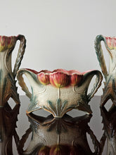 Load image into Gallery viewer, Tris di vasi decorativi barbotine primi '900
