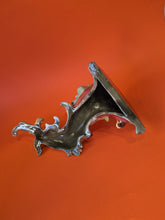 Load image into Gallery viewer, Mensole decorative in ceramica Art Nouveau
