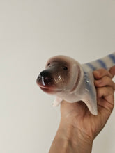 Load image into Gallery viewer, Scultura in ceramica Bassotto Roberto Rigon anni '70
