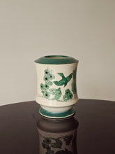 Load image into Gallery viewer, Vaso decorato a mano Lavenia firmato Fiordebò 1929

