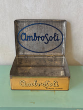 Load image into Gallery viewer, Scatola d'epoca  Caramelle Moretta di Ambrosoli (anni '50)
