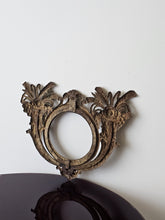 Load image into Gallery viewer, Antica cornice per Cartagloria in rame
