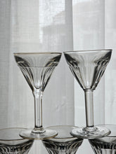 Load image into Gallery viewer, Bicchieri "ingannatori" o "del ladro" Francia - prima metà del '900
