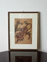 Load image into Gallery viewer, Stampa su seta con cornice "Tiger in the bamboo" Kitawa Utamaro
