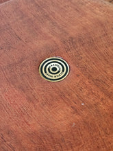 Load image into Gallery viewer, Centrotavola svuotatasche in legno di noce, produzione Mazzoleni anni '70
